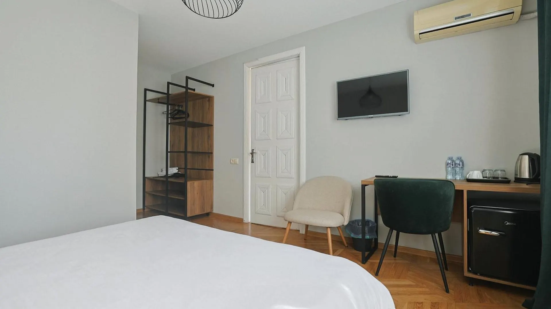 בית הארחה טביליסי Hotel White House